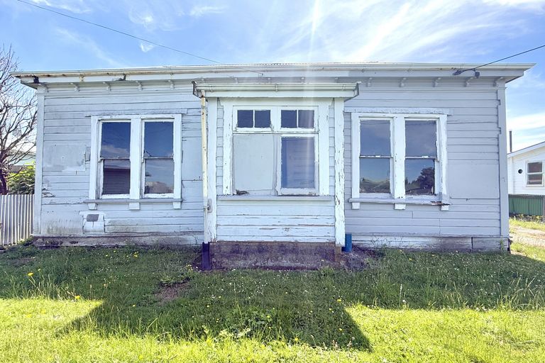 Photo of property in 1 Mckenna Street, Masterton, 5810