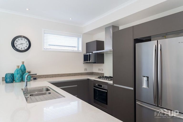 Photo of property in 6 Liquidambar Drive, Hobsonville, Auckland, 0616