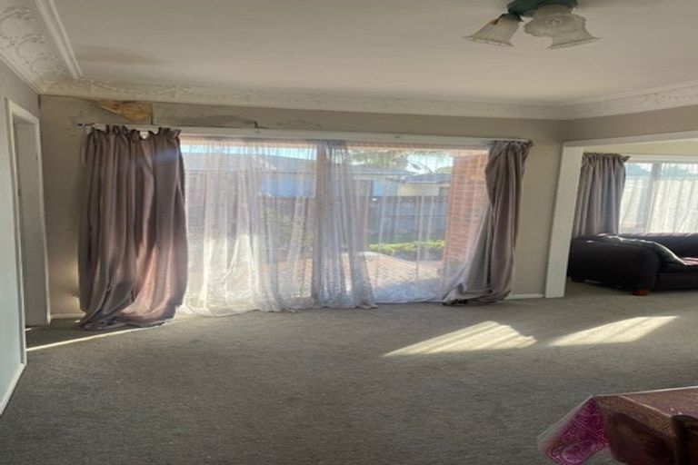 Photo of property in 28 Grove Road, Papakura, 2110