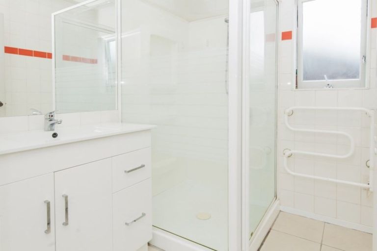 Photo of property in 2/337 Hendersons Road, Hoon Hay, Christchurch, 8025