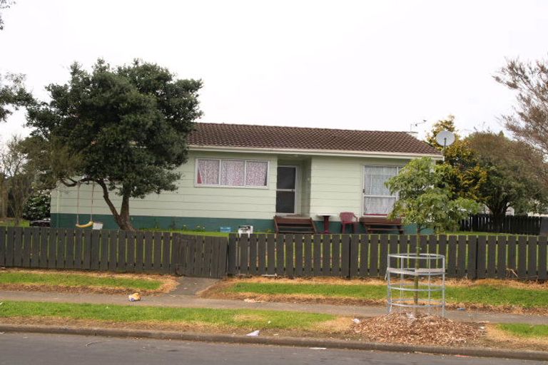 Photo of property in 14 Growers Lane, Mangere East, Auckland, 2024
