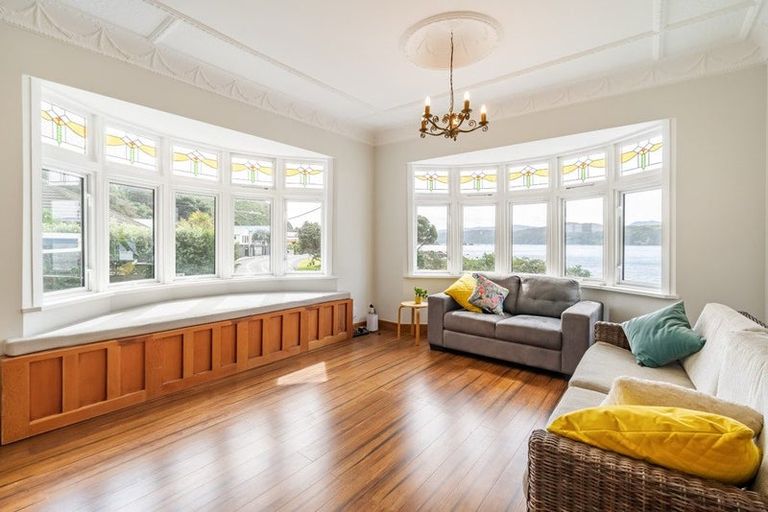 Photo of property in 141 Breaker Bay Road, Breaker Bay, Wellington, 6022