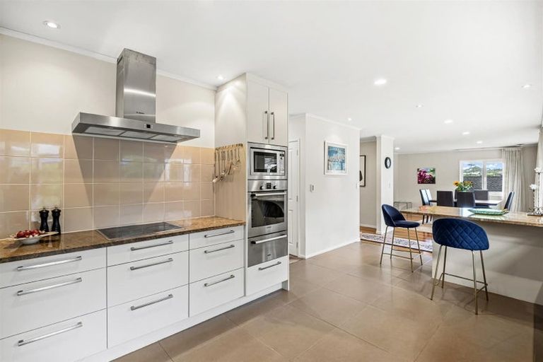 Photo of property in 42 Hart Road, Hauraki, Auckland, 0622