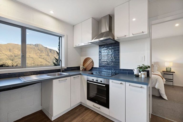 Photo of property in 40 Lochy Road, Fernhill, Queenstown, 9300