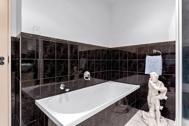 Photo of property in 4e/175 Hurstmere Road, Takapuna, Auckland, 0622