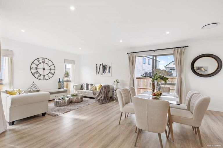 Photo of property in 10 Roa Avenue, Hobsonville, Auckland, 0616