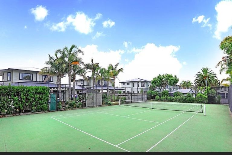 Photo of property in 8/2 Armoy Drive, East Tamaki, Auckland, 2016