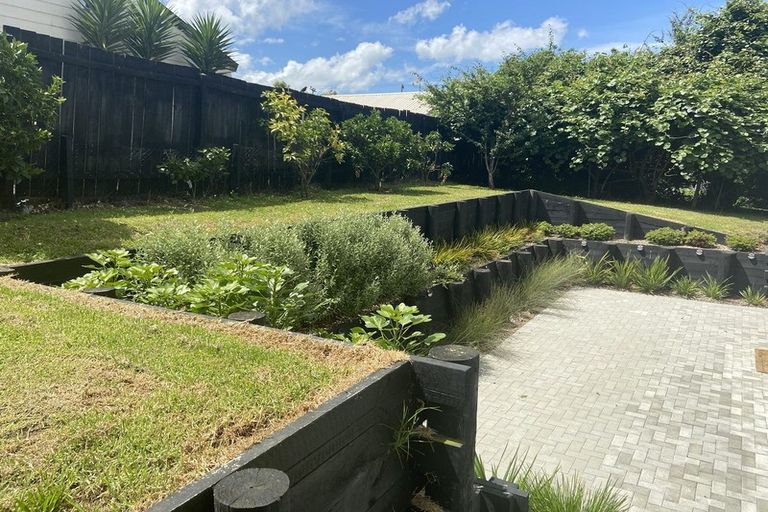 Photo of property in 7 Margan Avenue, New Lynn, Auckland, 0600