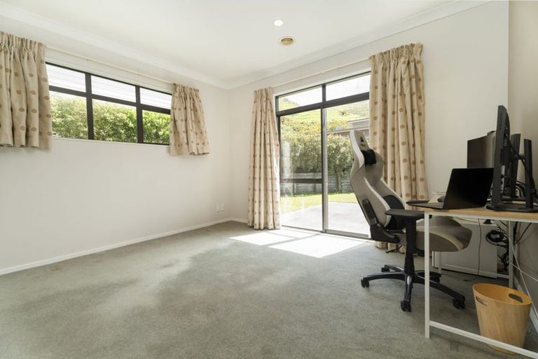 Photo of property in 13 Yarnbrook Grove, Churton Park, Wellington, 6037