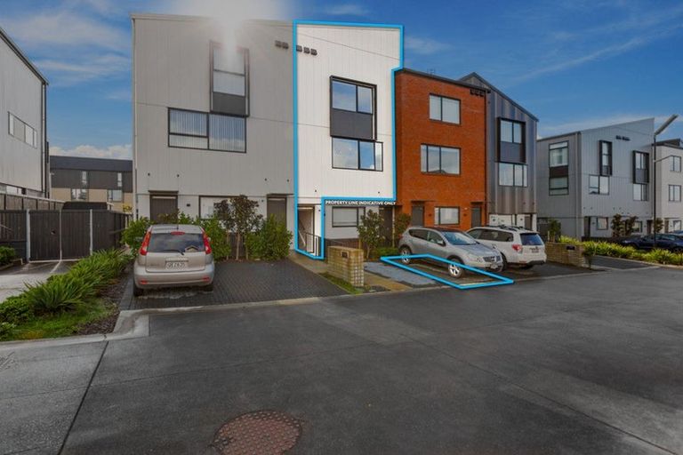 Photo of property in 6/4 Matimati Place, Hobsonville, Auckland, 0616