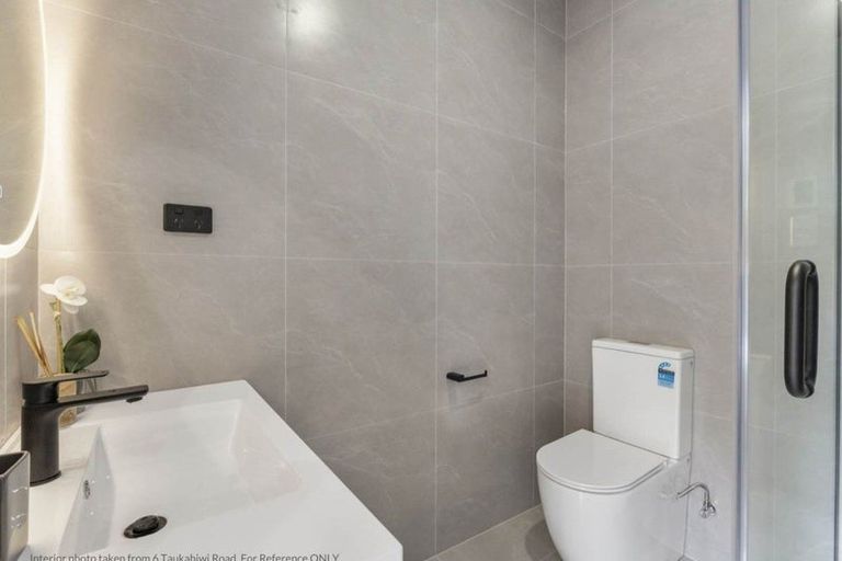Photo of property in 12 Taukahiwi Road, Pukekohe, 2120