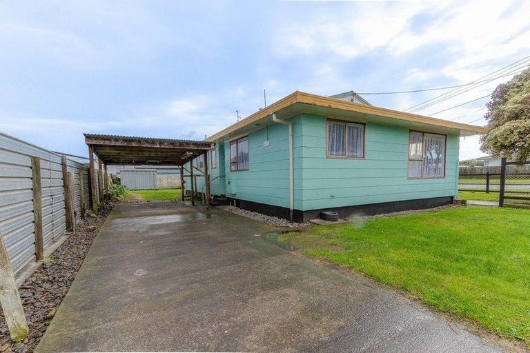 Photo of property in 29 Carson Street, Castlecliff, Whanganui, 4501