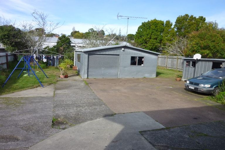 Photo of property in 22 Lingfield Street, Glenfield, Auckland, 0629