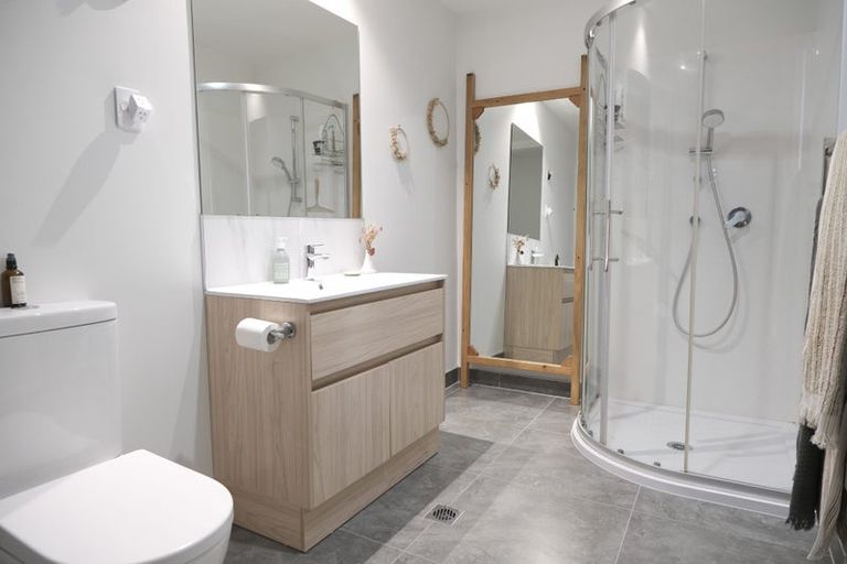 Photo of property in 9 Podgora Avenue, Kumeu, 0810