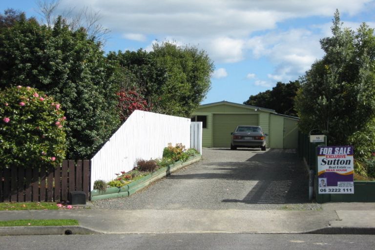 Photo of property in 13 Oldfield Place, Bulls, 4818