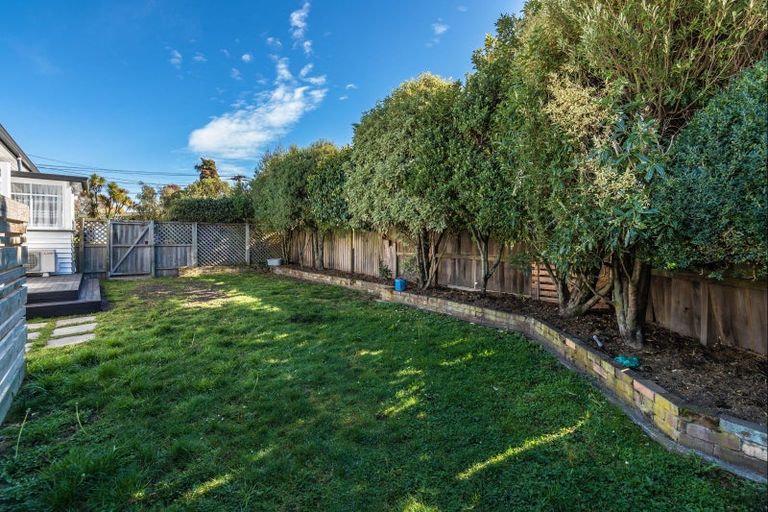 Photo of property in 13 Kowhai Terrace, Saint Martins, Christchurch, 8022
