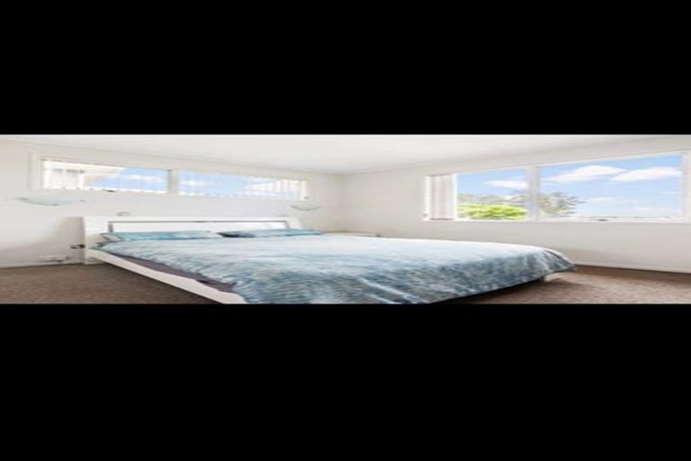 Photo of property in 16 Glenbervie Crescent, Massey, Auckland, 0614