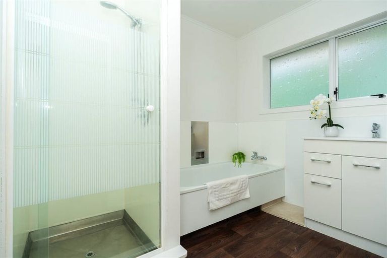 Photo of property in 2 Lachlan Drive, Dinsdale, Hamilton, 3204