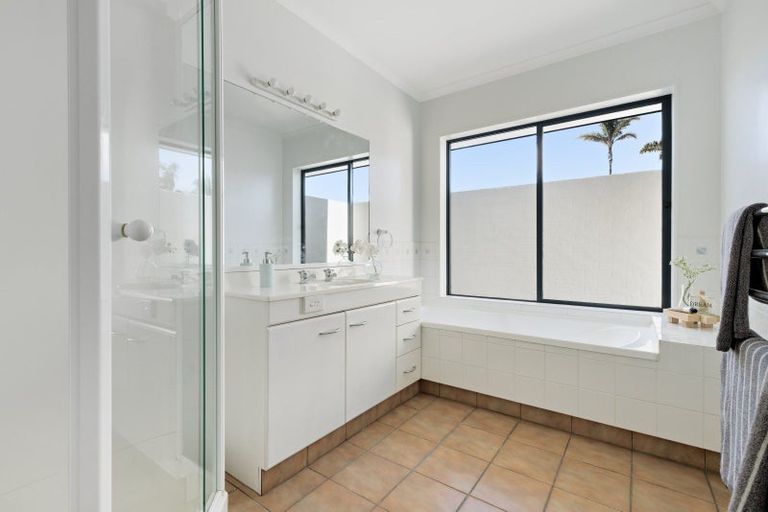 Photo of property in 16 Palm Beach Boulevard, Papamoa Beach, Papamoa, 3118