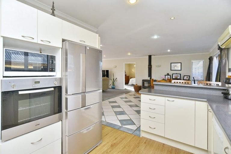 Photo of property in 135 Chinnerys Road, Woodend, 7610