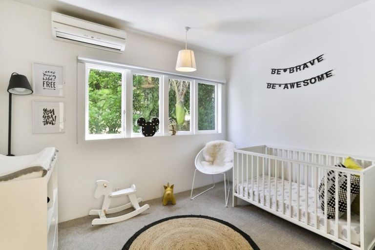 Photo of property in 81 Otitori Bay Road, Titirangi, Auckland, 0604