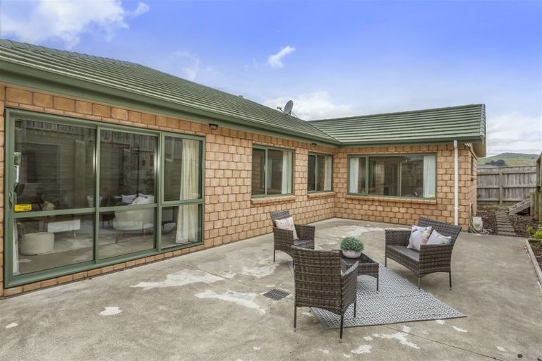 Photo of property in 40 Tongariro Drive, Aotea, Porirua, 5024
