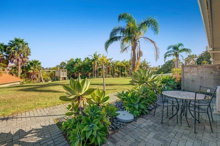 Photo of property in Santa Rosa, 3/340 Gulf Harbour Drive, Gulf Harbour, Whangaparaoa, 0930