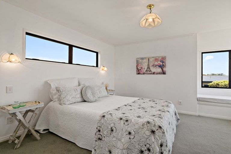 Photo of property in 31 Gilberd Place, Torbay, Auckland, 0630