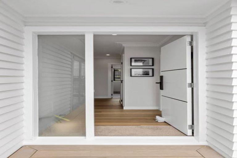 Photo of property in 23 Braemar Road, Rothesay Bay, Auckland, 0630