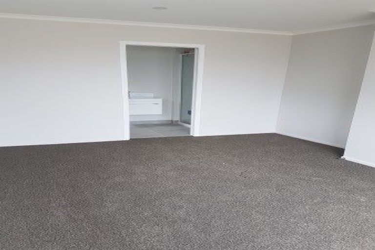 Photo of property in 9a Madeira Close, Whitby, Porirua, 5024