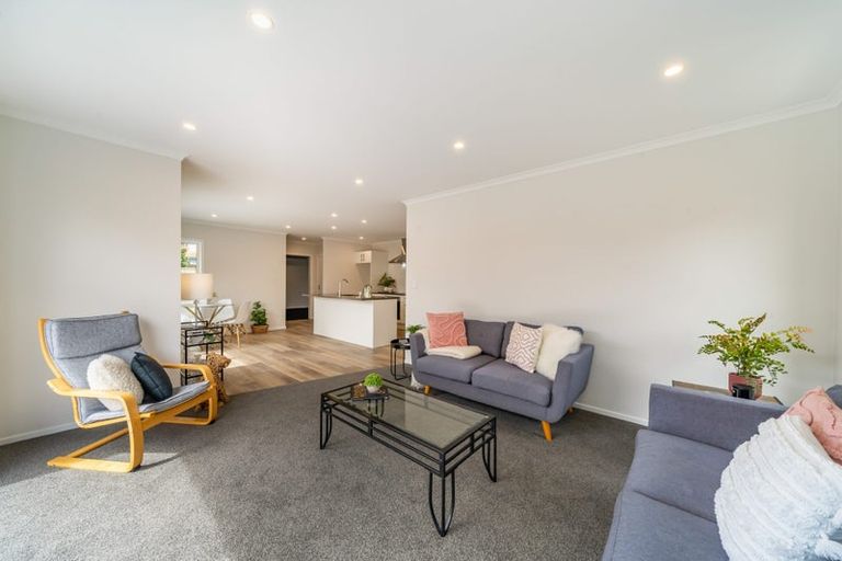 Photo of property in 11a Hall Grove, Ebdentown, Upper Hutt, 5018