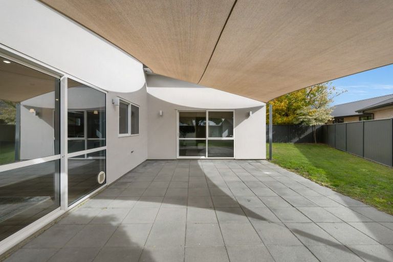 Photo of property in 6 Crabbe Place, Cromwell, 9310