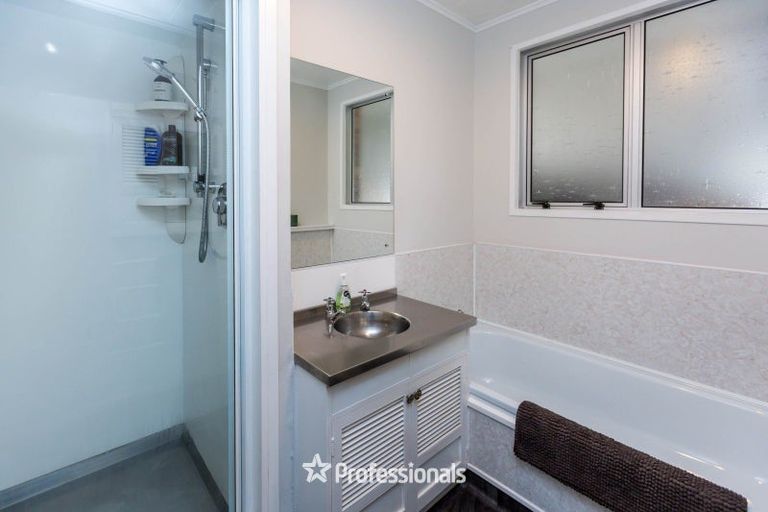 Photo of property in 15 Akron Grove, Totara Park, Upper Hutt, 5018