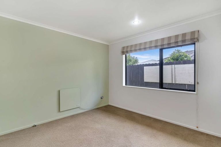 Photo of property in 21 Mandalay Place, Waiuku, 2123