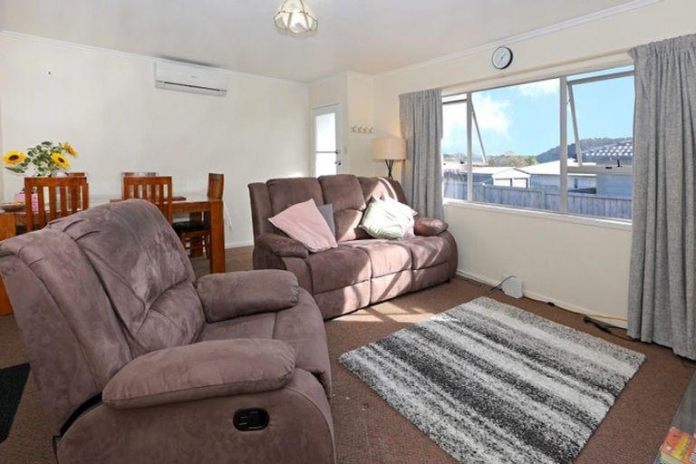 Photo of property in 1/28 Taipari Road, Te Atatu Peninsula, Auckland, 0610