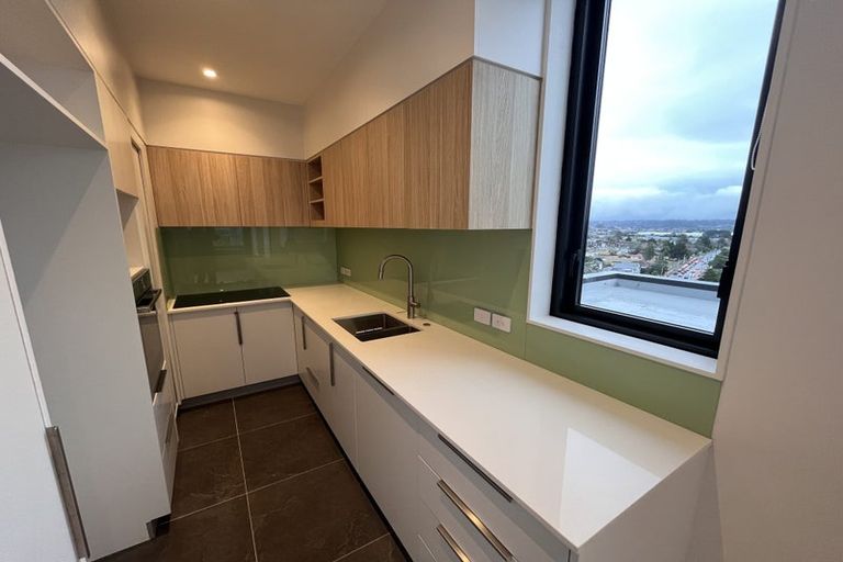 Photo of property in 1 Buscomb Avenue, Henderson, Auckland, 0610