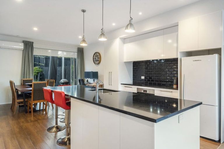 Photo of property in 15 Sunview Street, Silverdale, 0932