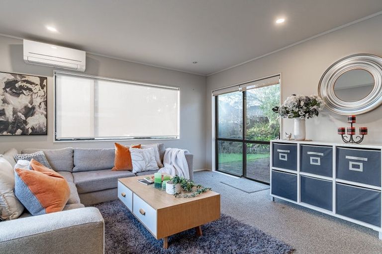 Photo of property in 1/8 Mandica Place, Sunnynook, Auckland, 0632