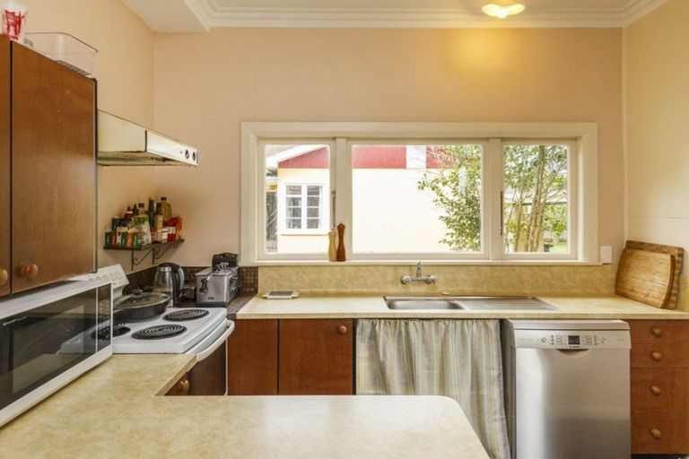 Photo of property in 27 Hardie Street, Hokowhitu, Palmerston North, 4410