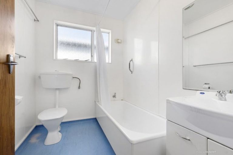 Photo of property in 171f4 Queens Drive, Lyall Bay, Wellington, 6022