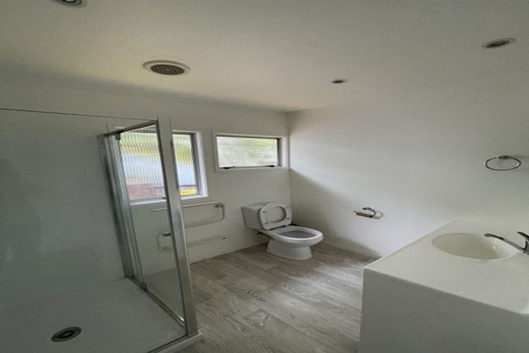 Photo of property in 40 Morriggia Place, Bayview, Auckland, 0629