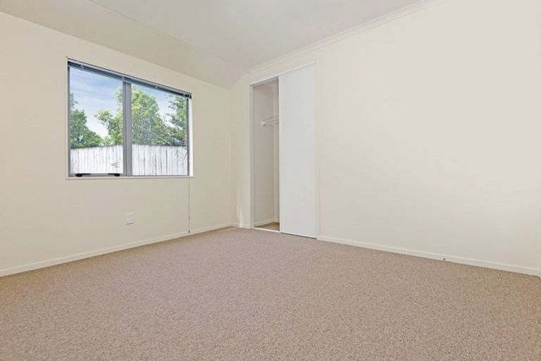 Photo of property in 17 Liddesdale Place, Papakura, 2110