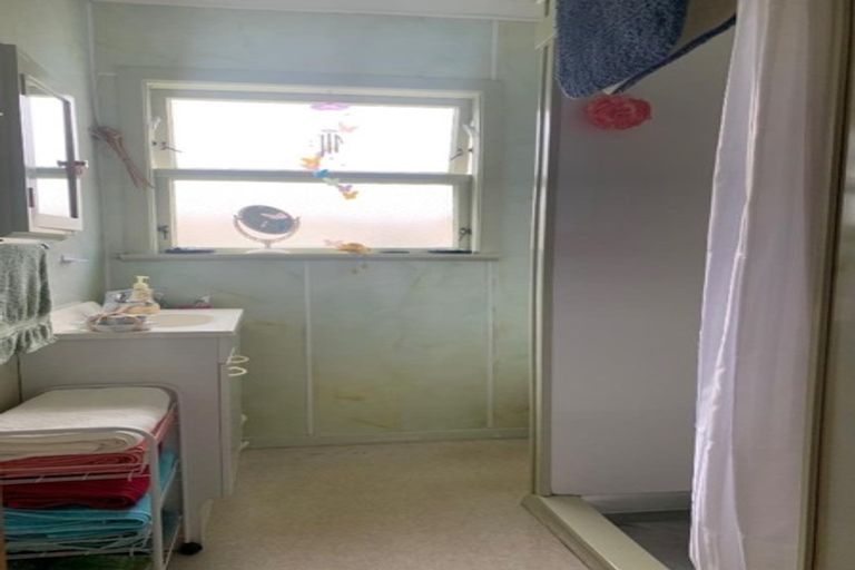 Photo of property in 8 Eton Place, Levin, 5510