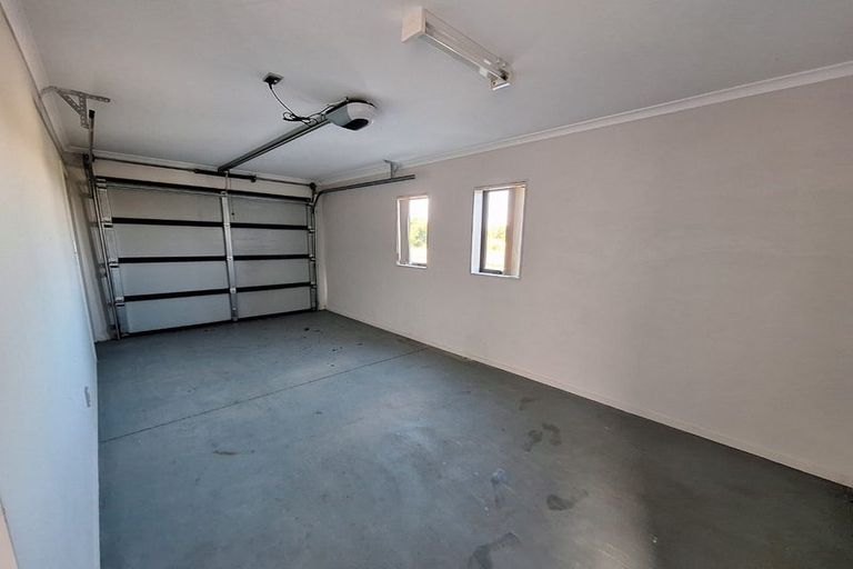 Photo of property in 1/5 Wallson Crescent, Wiri, Auckland, 2104