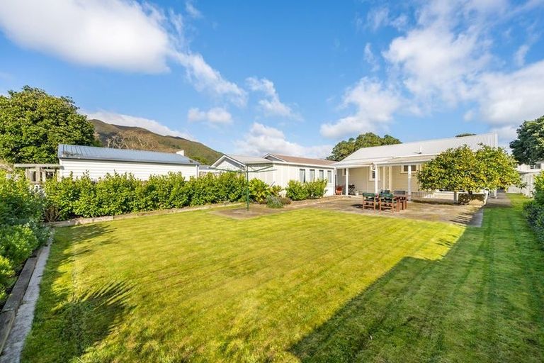 Photo of property in 3 Malone Road, Waterloo, Lower Hutt, 5011
