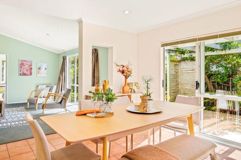 Photo of property in 11 Avion Terrace, Raumati Beach, Paraparaumu, 5032