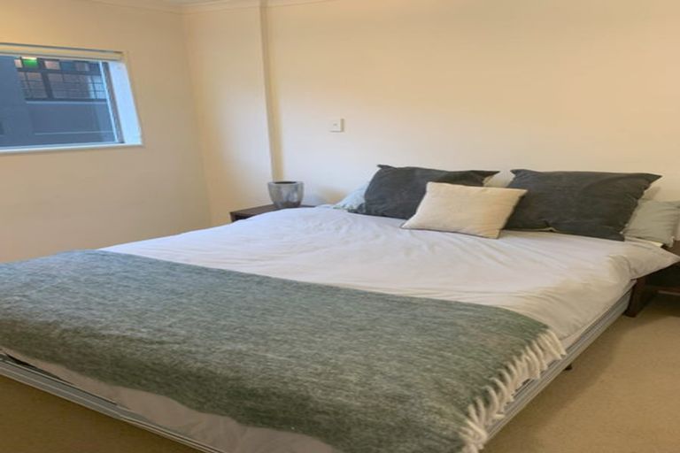 Photo of property in Monvie Apartments, 208/15 Holland Street, Te Aro, Wellington, 6011