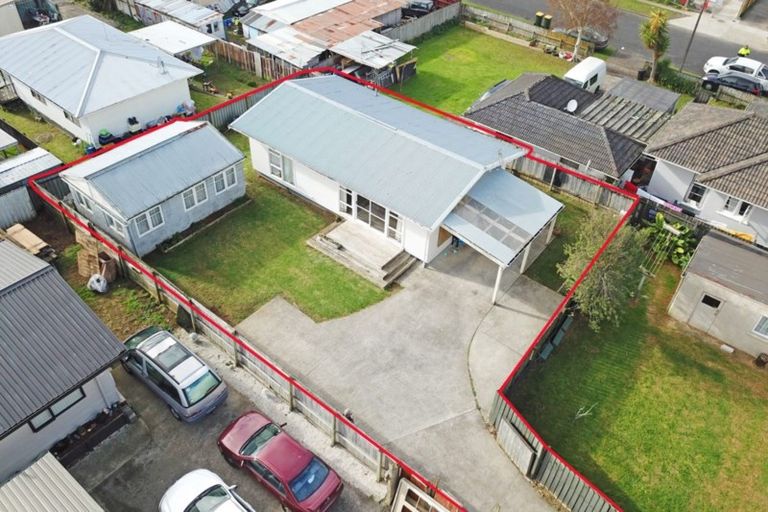 Photo of property in 13a George Street, Mangere East, Auckland, 2024