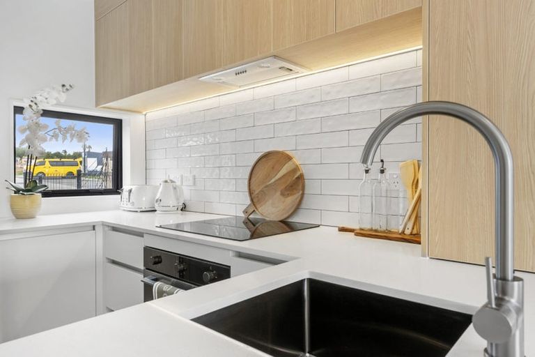 Photo of property in 11/10 Ngaroma House Drive, Hobsonville, Auckland, 0616