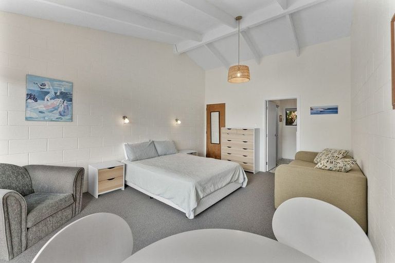 Photo of property in 51 Wairau Road, Oakura, 4314